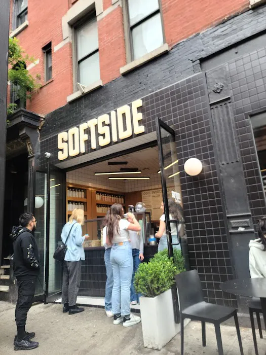 Spring Street Picture 4