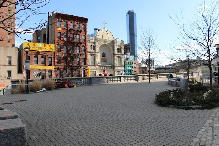 Forsyth Plaza Picture 6