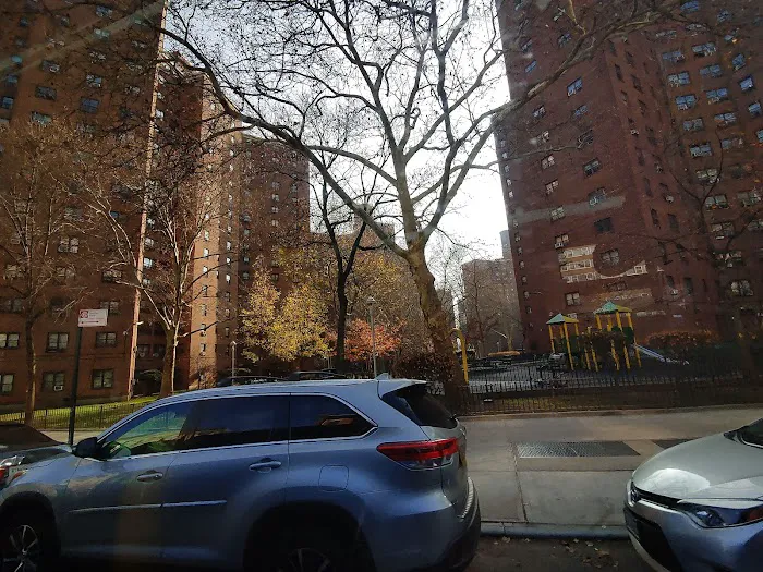 1 Madison St Picture 2