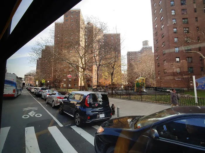 1 Madison St Picture 1