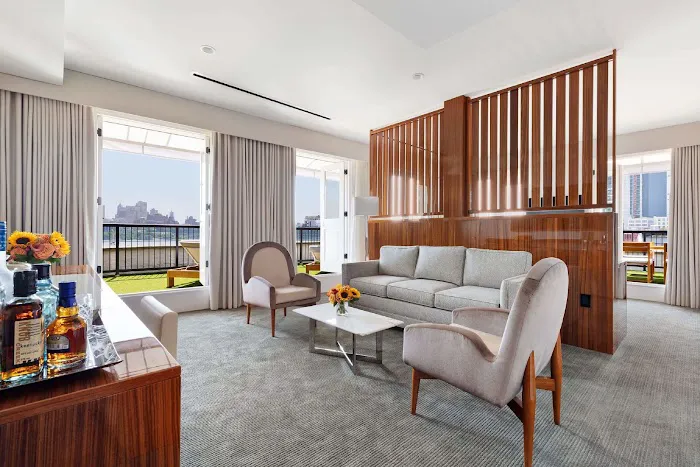 33 Hotel New York City Seaport Picture 2