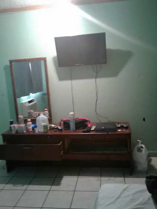 Lincoln Tunnel Motel Picture 2