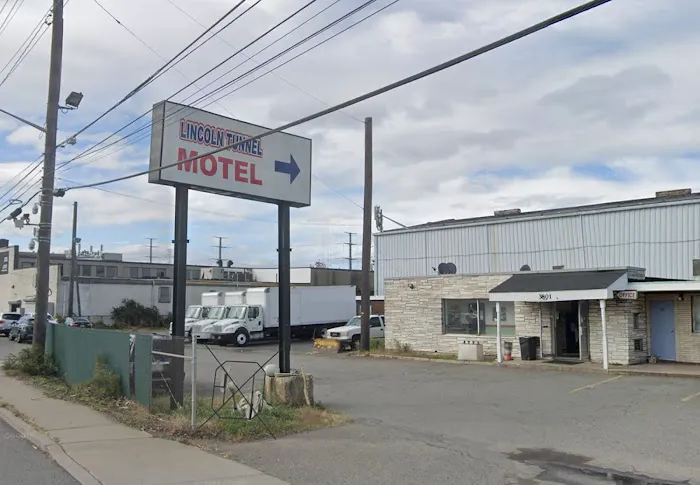 Lincoln Tunnel Motel Picture 7