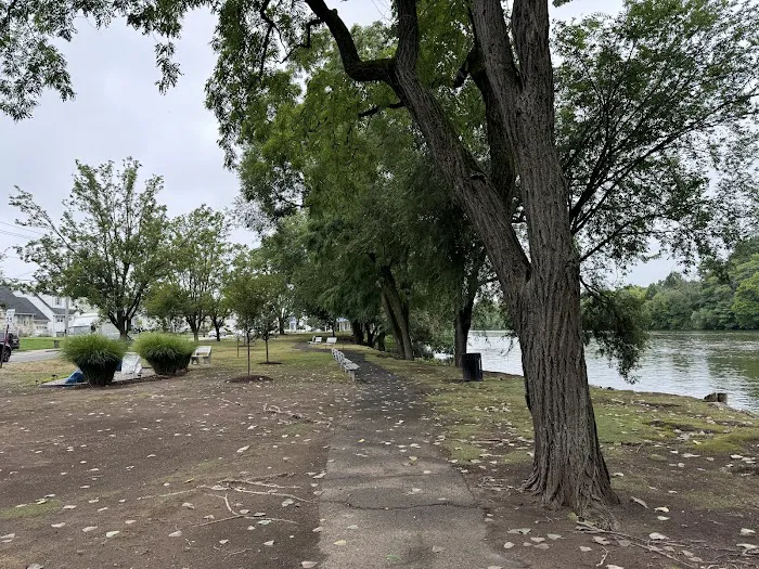 Mary Rusignola Park Picture 3