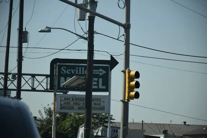 Seville Motel Picture 6