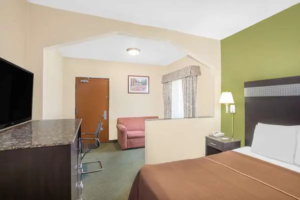 Howard Johnson by Wyndham North Bergen Picture 4
