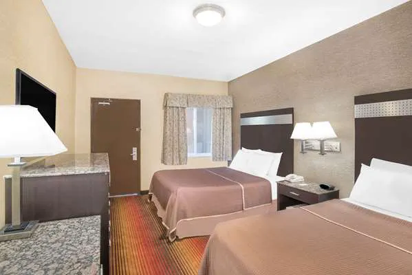 Howard Johnson by Wyndham North Bergen Picture 8
