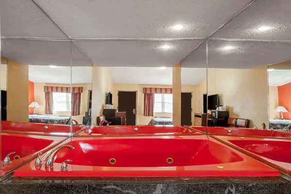 Travelodge by Wyndham Jersey City Picture 8