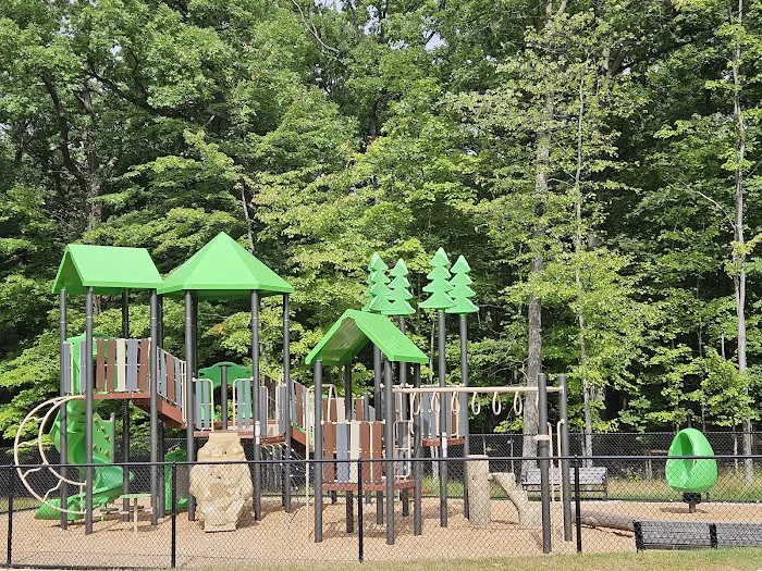 Carnie Bragg Picnic Area at Rifle Camp Park Picture 7
