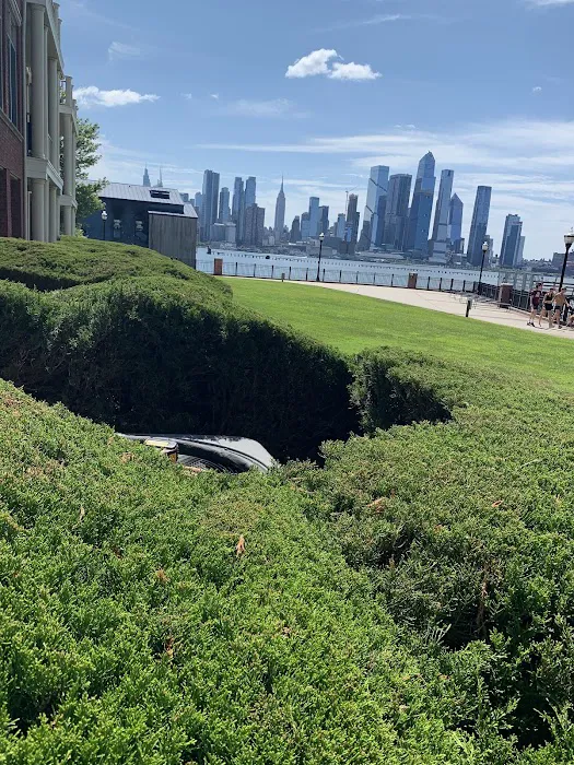 Weehawken Waterfront Pershing Circle Picture 10