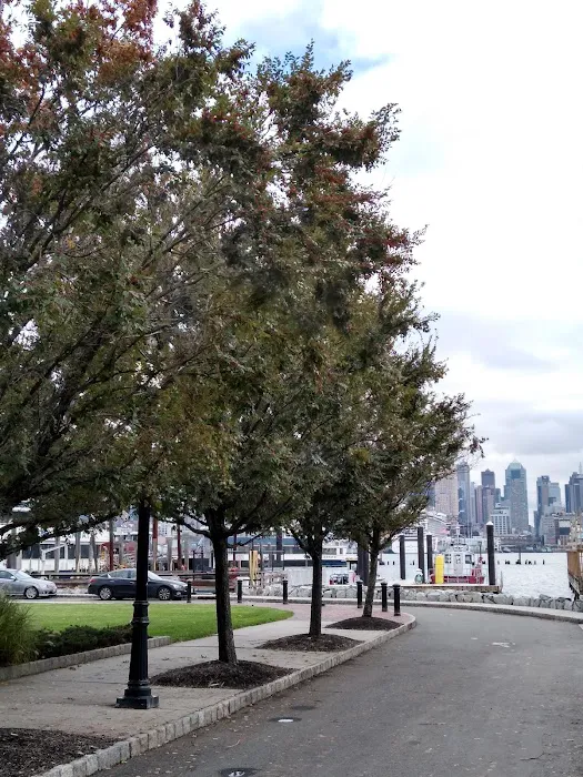 Pershing Park Picture 5