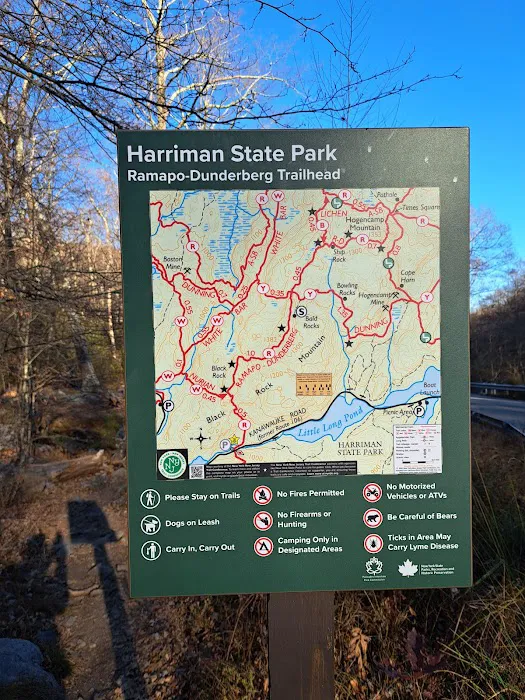 Trailhead Parking Picture 3