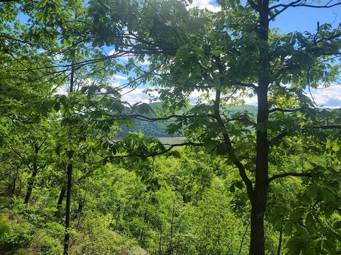 Bear Mountain Bridge Toll House Trail Head Picture 4
