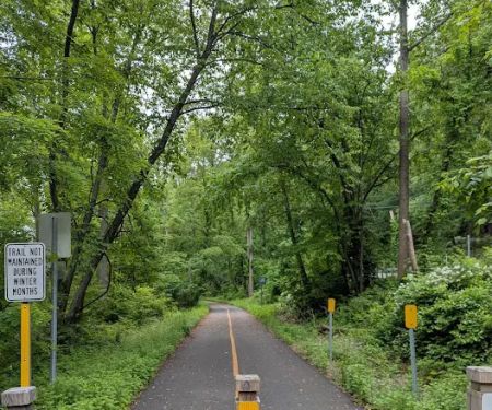 Jones Point Path Trailhead