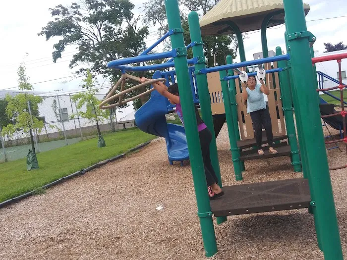 Woodward Avenue Park Picture 7