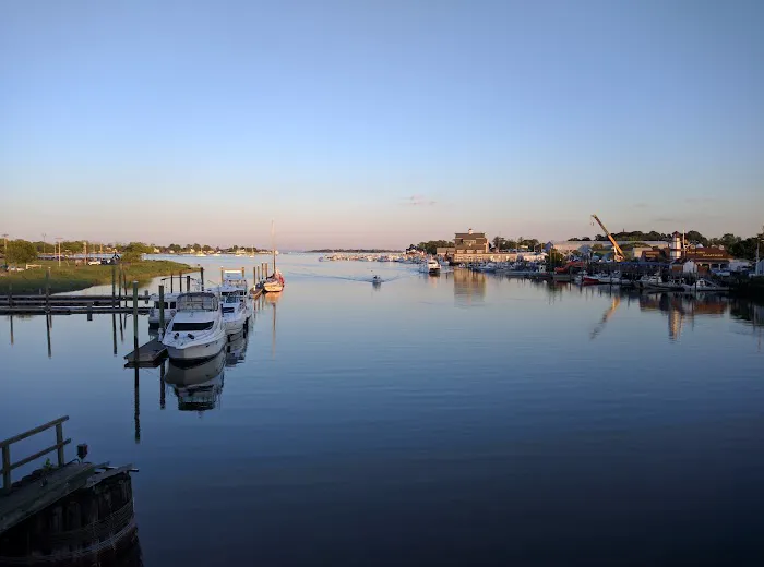 Norwalk Visitor's Docks Picture 9