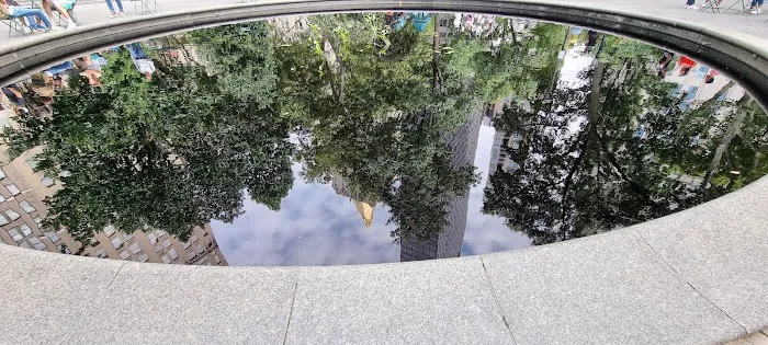 Madison Square Park Reflecting Pool Picture 3