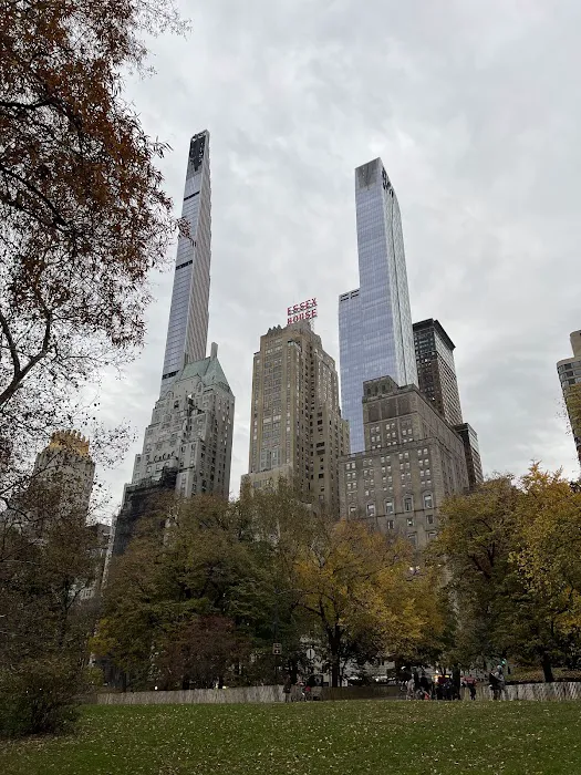 Robert F. Wagner Jr. Park Picture 5