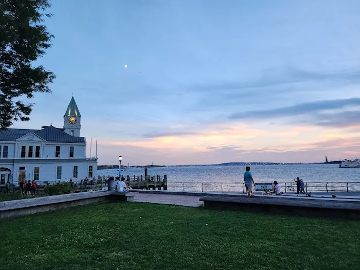 Robert F. Wagner Jr. Park Picture 7