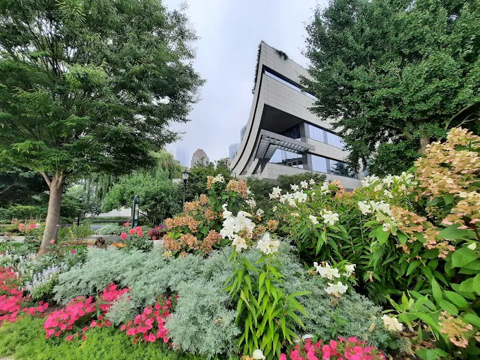 Battery Park City Esplanade Picture 3