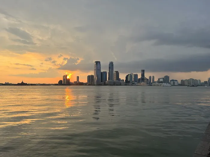 Battery Park City Esplanade Picture 4
