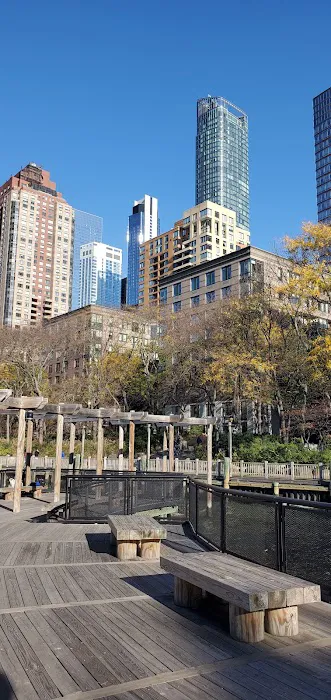 Battery Park City Esplanade Picture 10