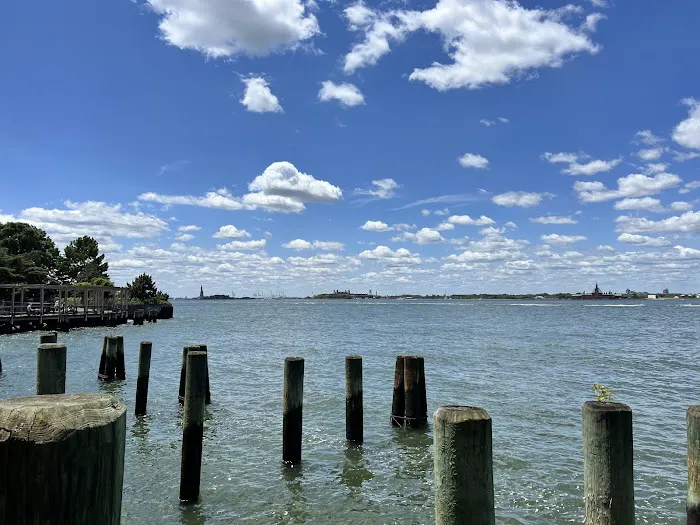 South Cove Park Picture 5