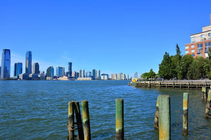 South Cove Park Picture 8
