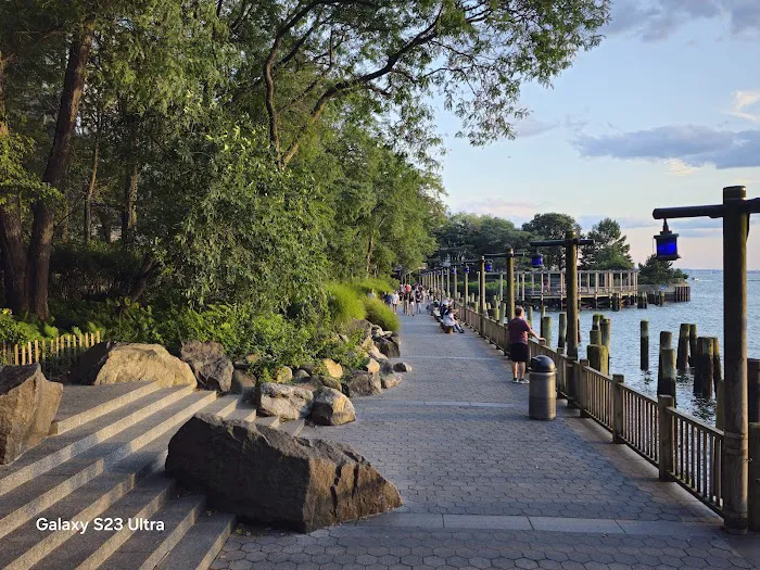 South Cove Park Picture 2