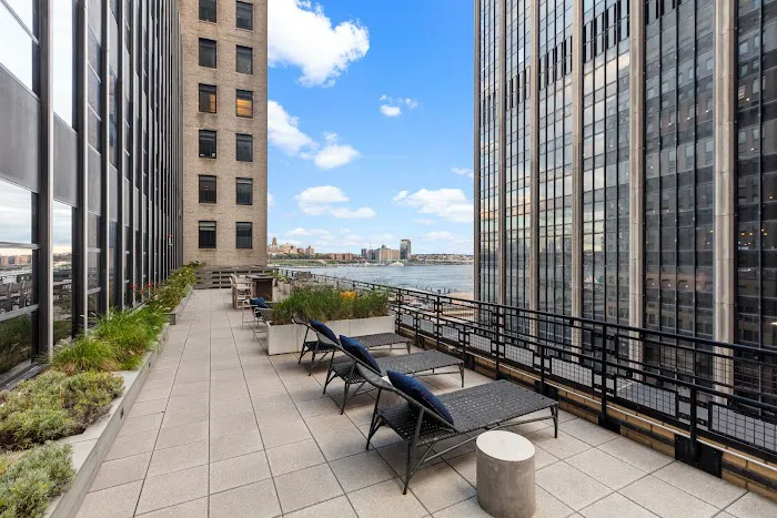 Placemakr Wall Street Picture 2