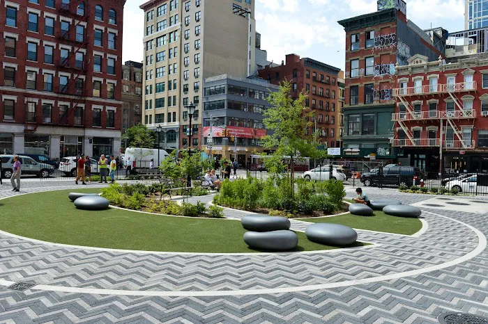 Rapkin-Gayle Plaza Picture 1
