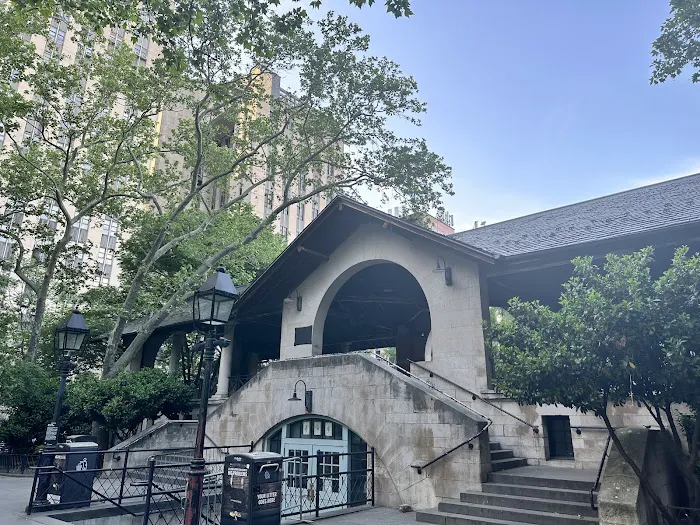 Columbus Park Picture 3