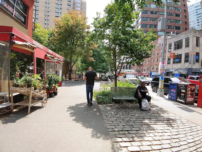 DeLury Square Picture 8