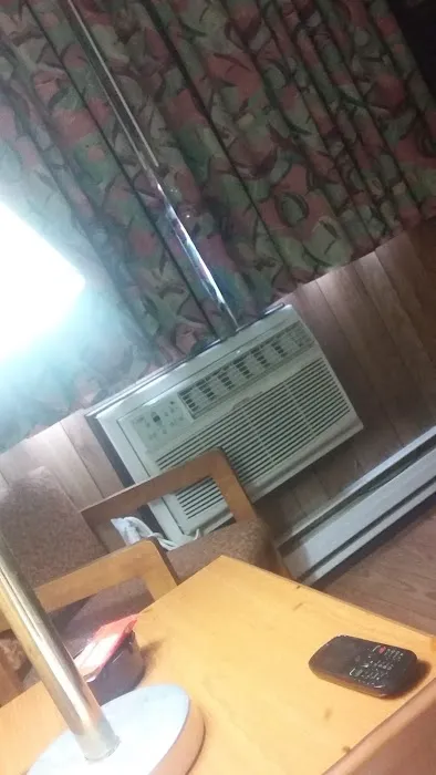 Flora Motel Picture 1
