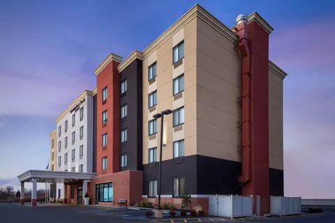 Fairfield Inn & Suites New York Staten Island Picture 3