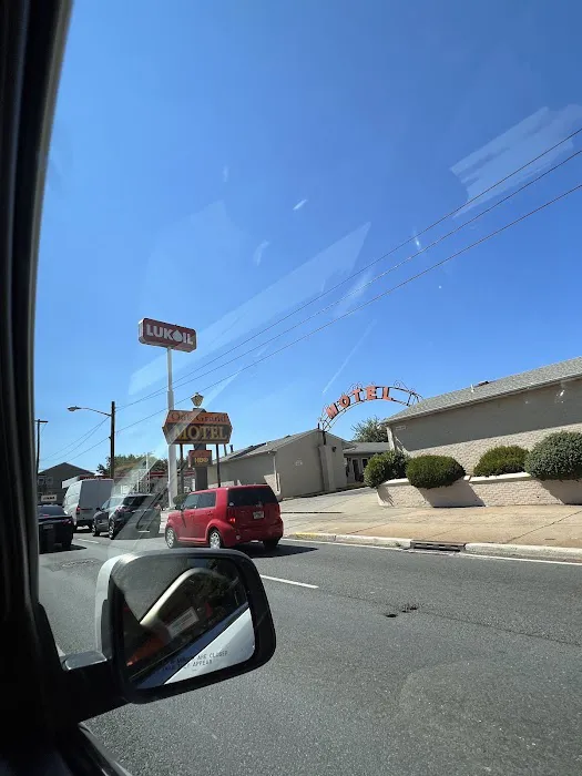 Oak Grand Motel Picture 3