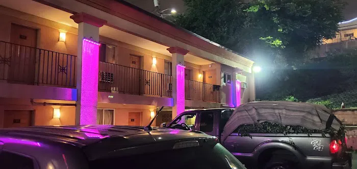 Fountain Motel 101 Picture 4
