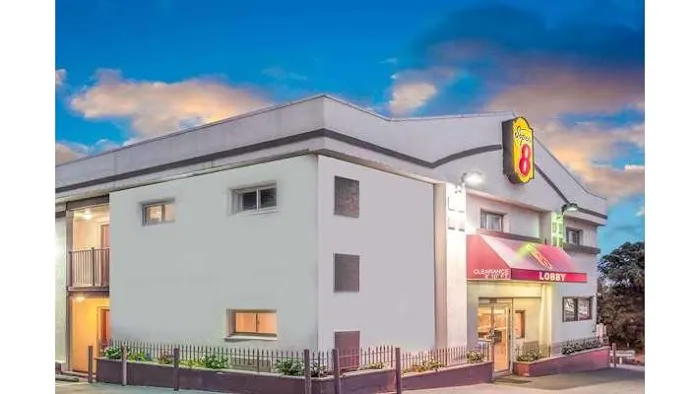 Super 8 by Wyndham North Bergen NJ/NYC Area Picture 2