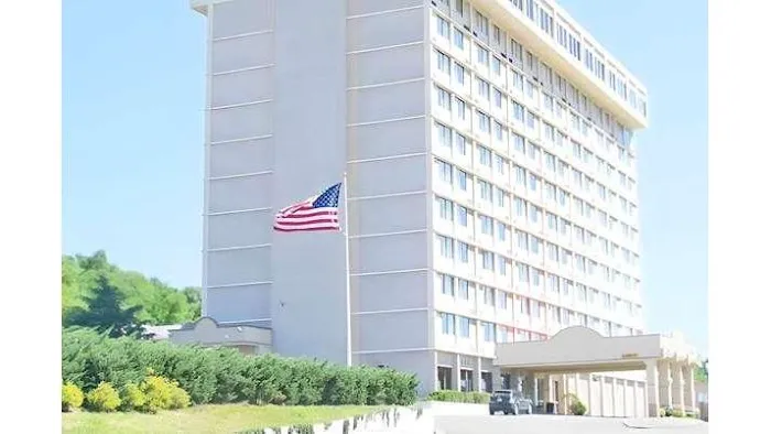 Ramada by Wyndham North Bergen Picture 1