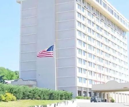 Ramada by Wyndham North Bergen