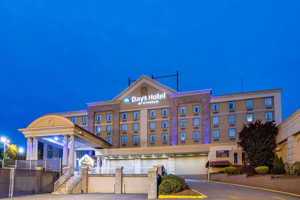 Days Hotel by Wyndham North Bergen /NYC Area Picture 1