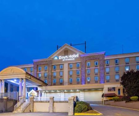 Days Hotel by Wyndham North Bergen /NYC Area