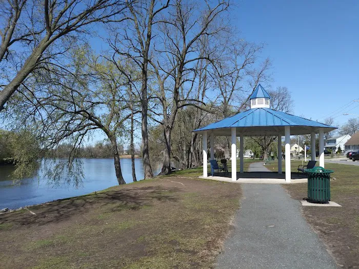 Daniel Morris Park Picture 3