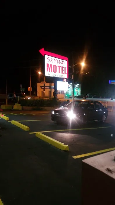Skyway Motel Picture 6