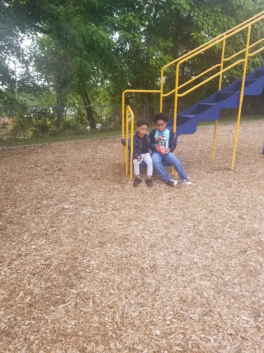Thomas E May Memorial Park Picture 6