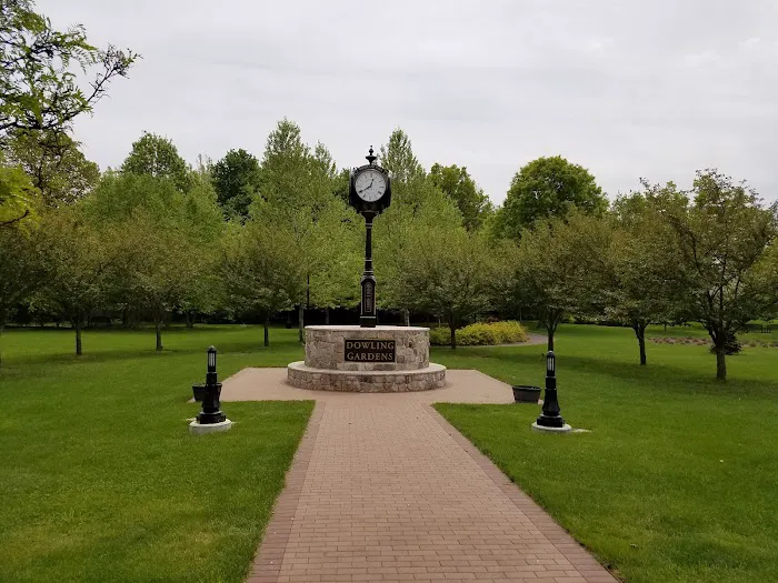 Dowling Gardens Picture 4