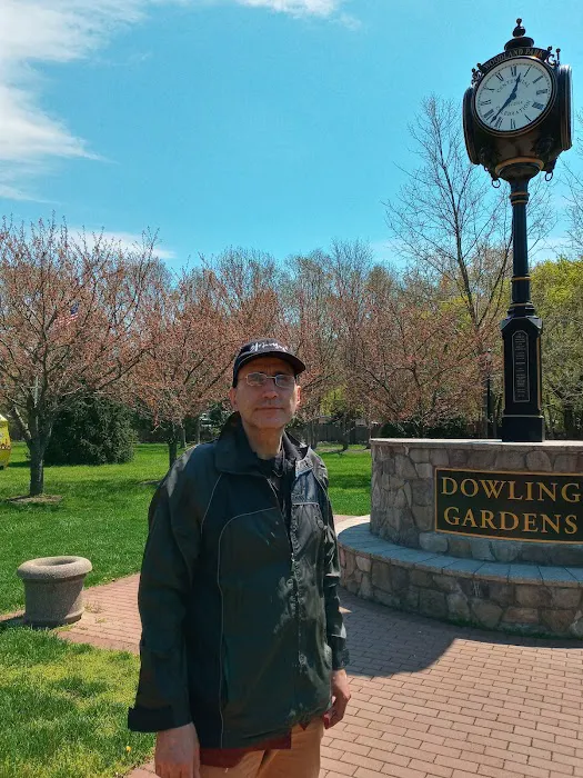 Dowling Gardens Picture 10