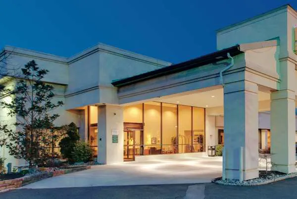 Ramada by Wyndham Fairfield NJ Picture 1