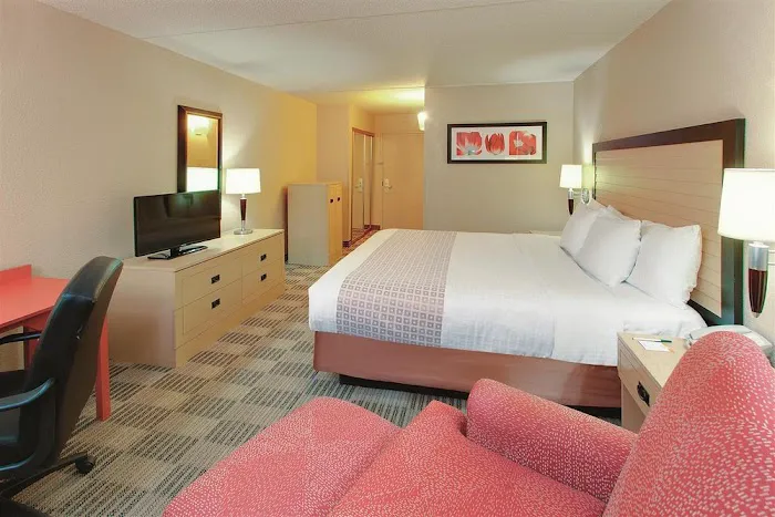 Ramada by Wyndham Fairfield NJ Picture 6