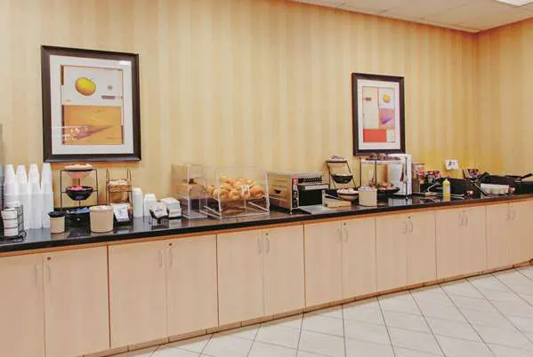 Ramada by Wyndham Fairfield NJ Picture 5